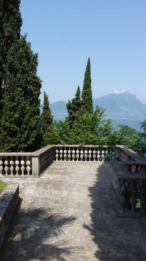 Camera Matrimoniale/Doppia con Letti Singoli con Vista Lago.